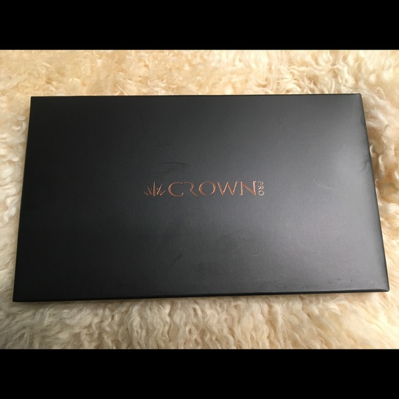 Crown Brush Fuego Eyeshadow Palette - Picture 12 of 13